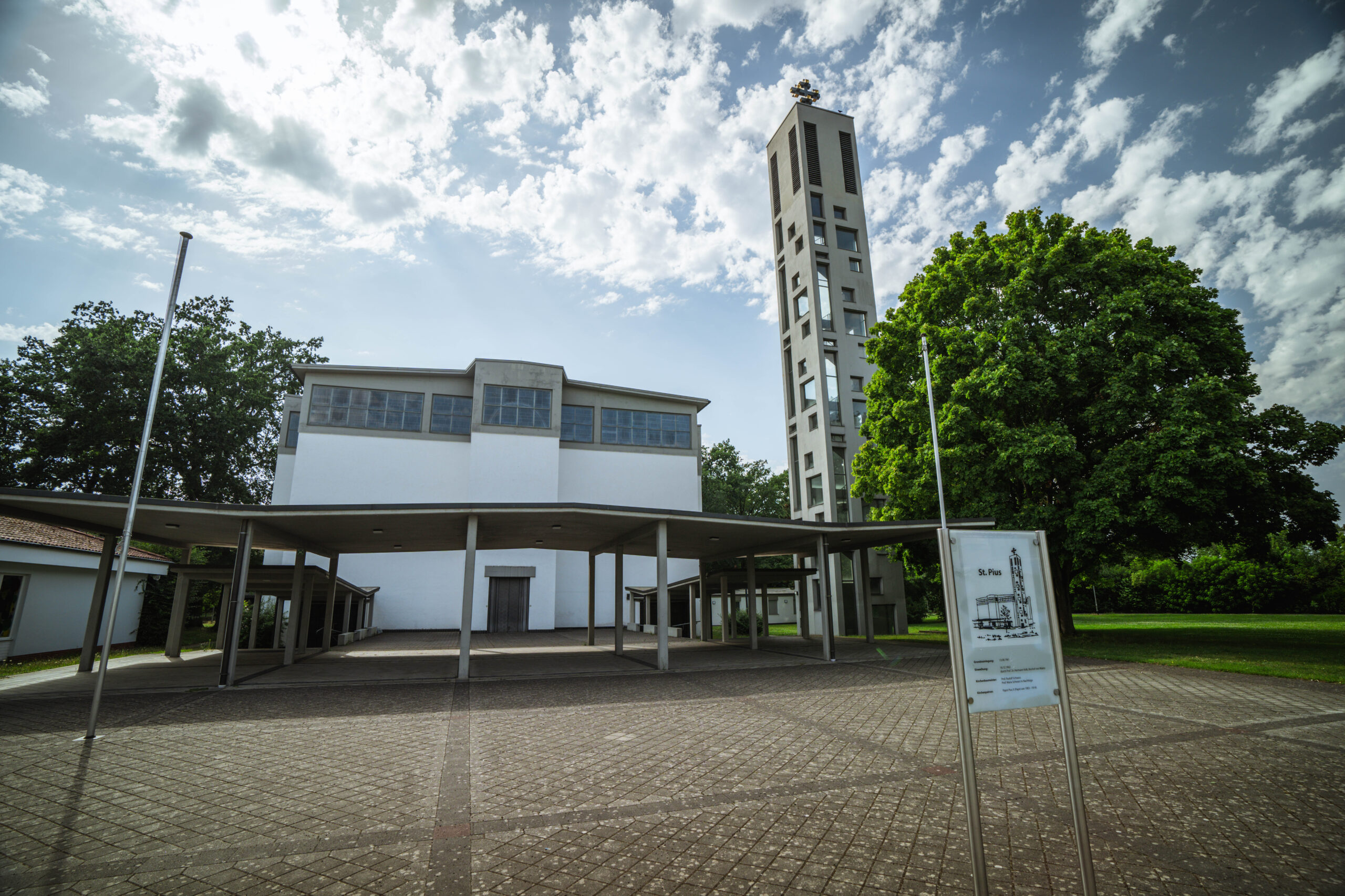 Katholische Kirche St. Pius_A7_03731