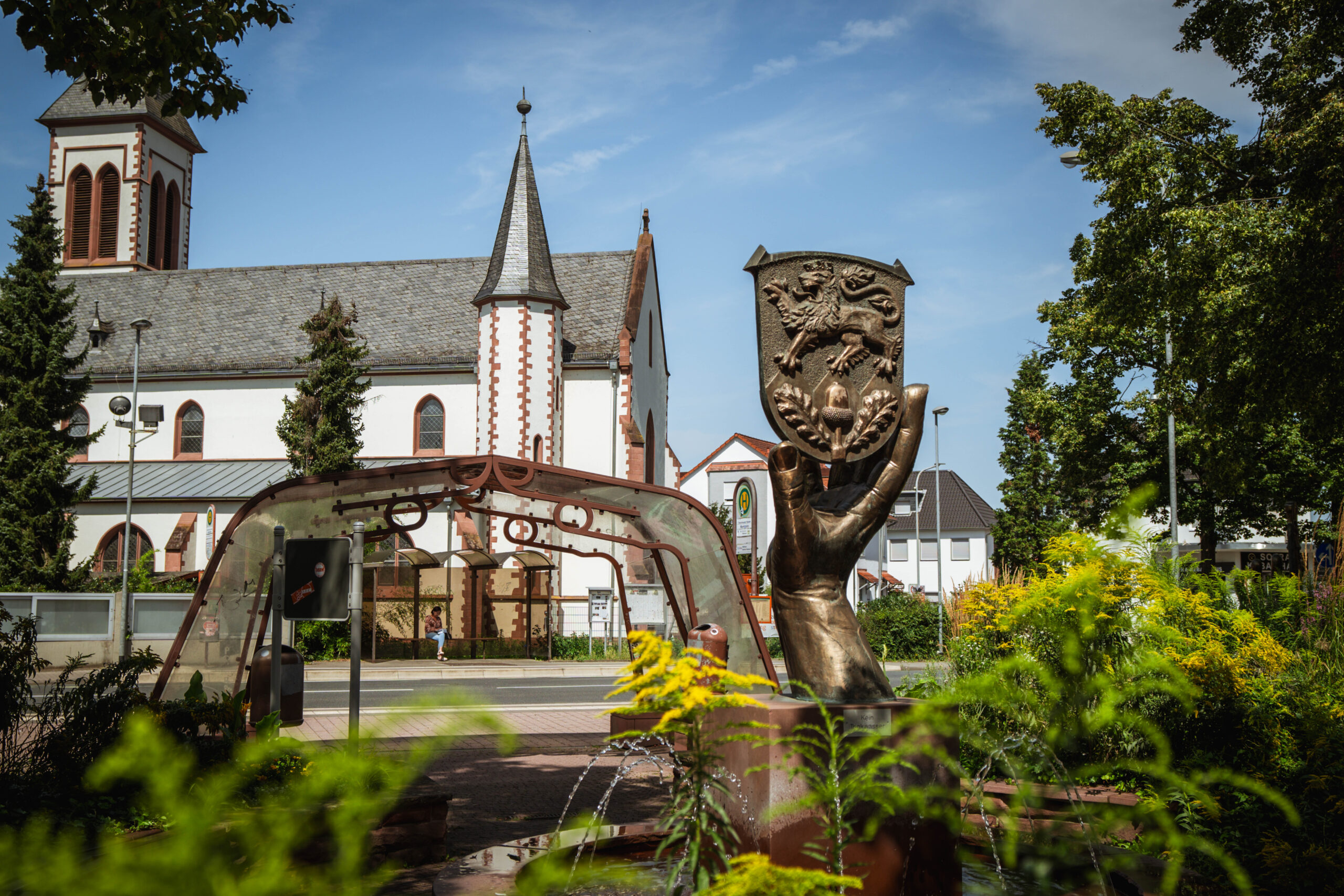 Marktplatz Hausen Hand, kath Kirche Josef_A7_02982